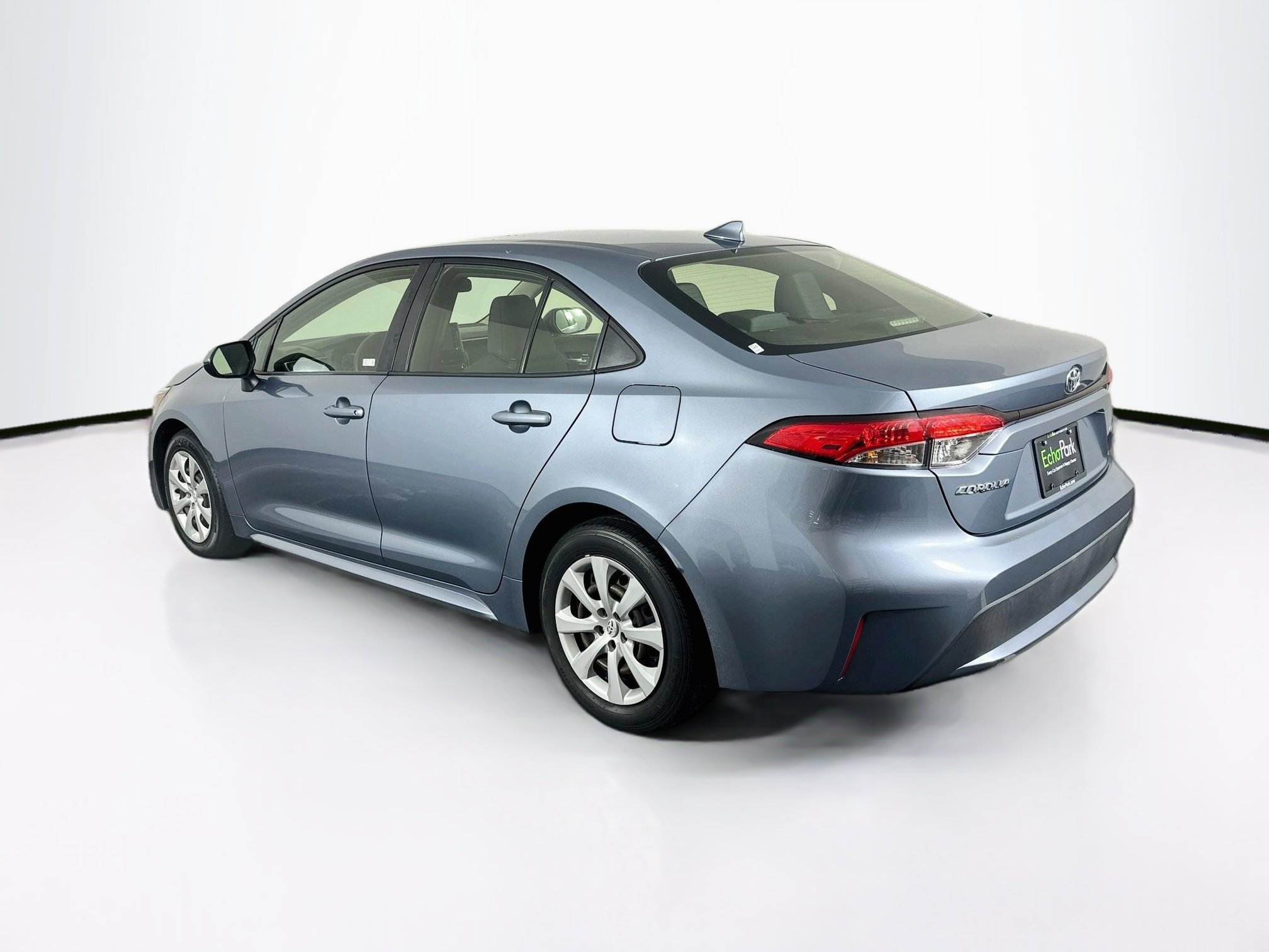 Used 2021 Toyota Corolla LE FWD image 5