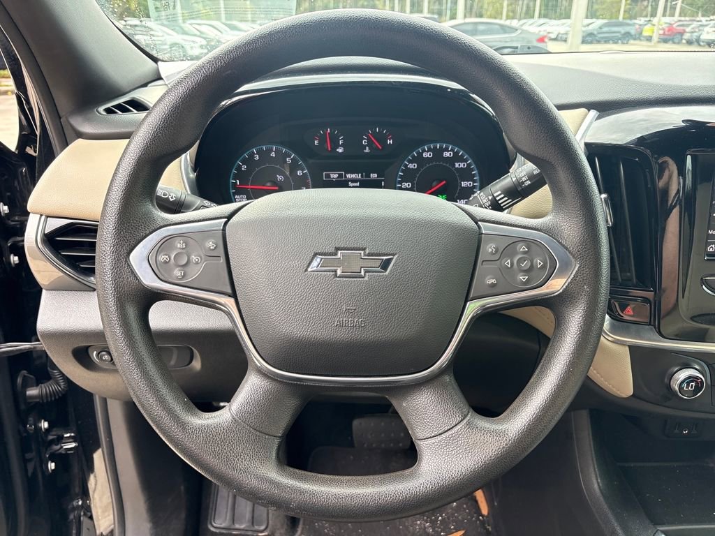 Used 2022 Chevrolet Traverse LS w/ Midnight/Sport Edition image 17