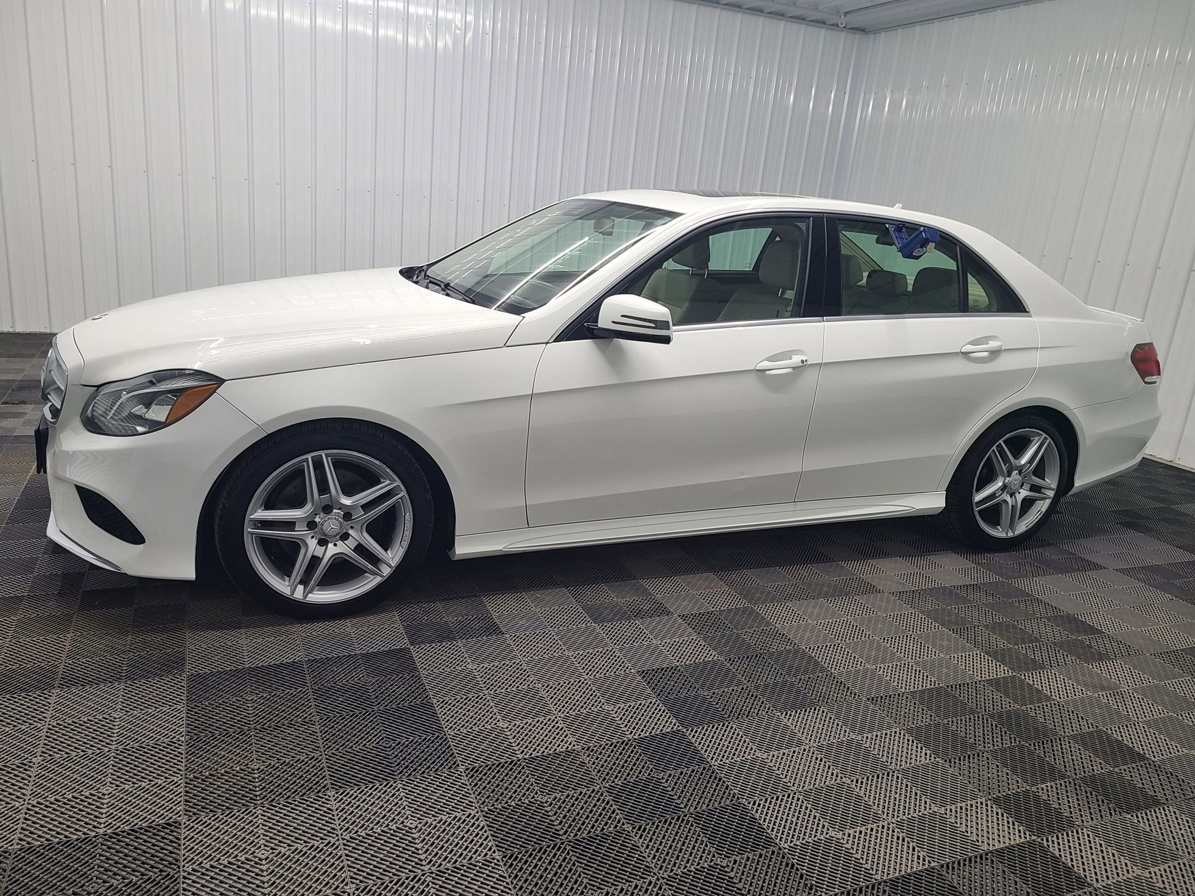 Used 2014 Mercedes-Benz E 350 4MATIC Sedan image 8
