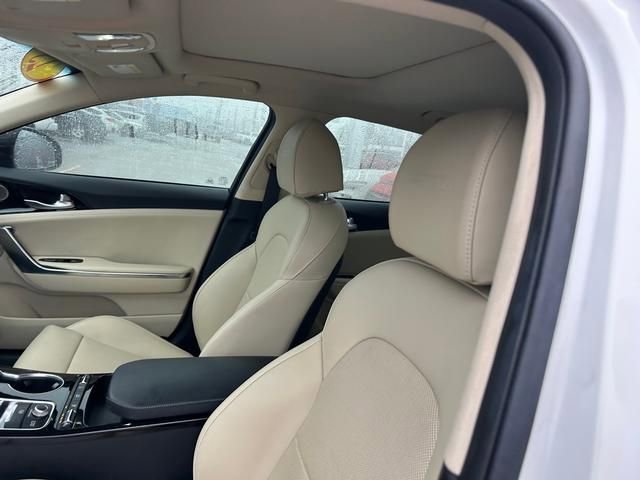 Used 2023 Kia Stinger GT-Line w/ Sun & Sound Package image 12