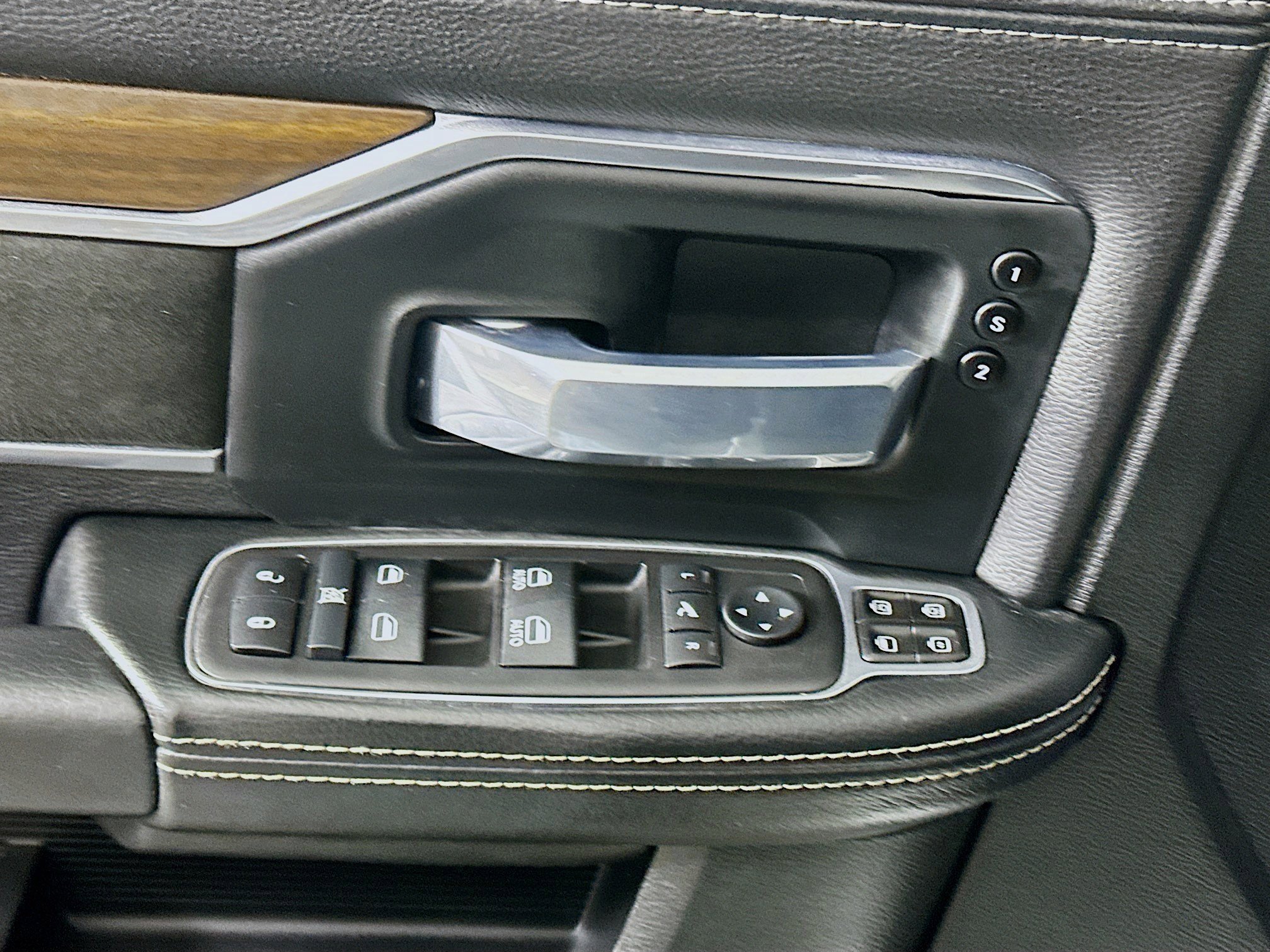 Used 2024 RAM 2500 Laramie image 15