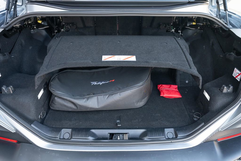 Certified 2022 Ferrari Portofino M image 25