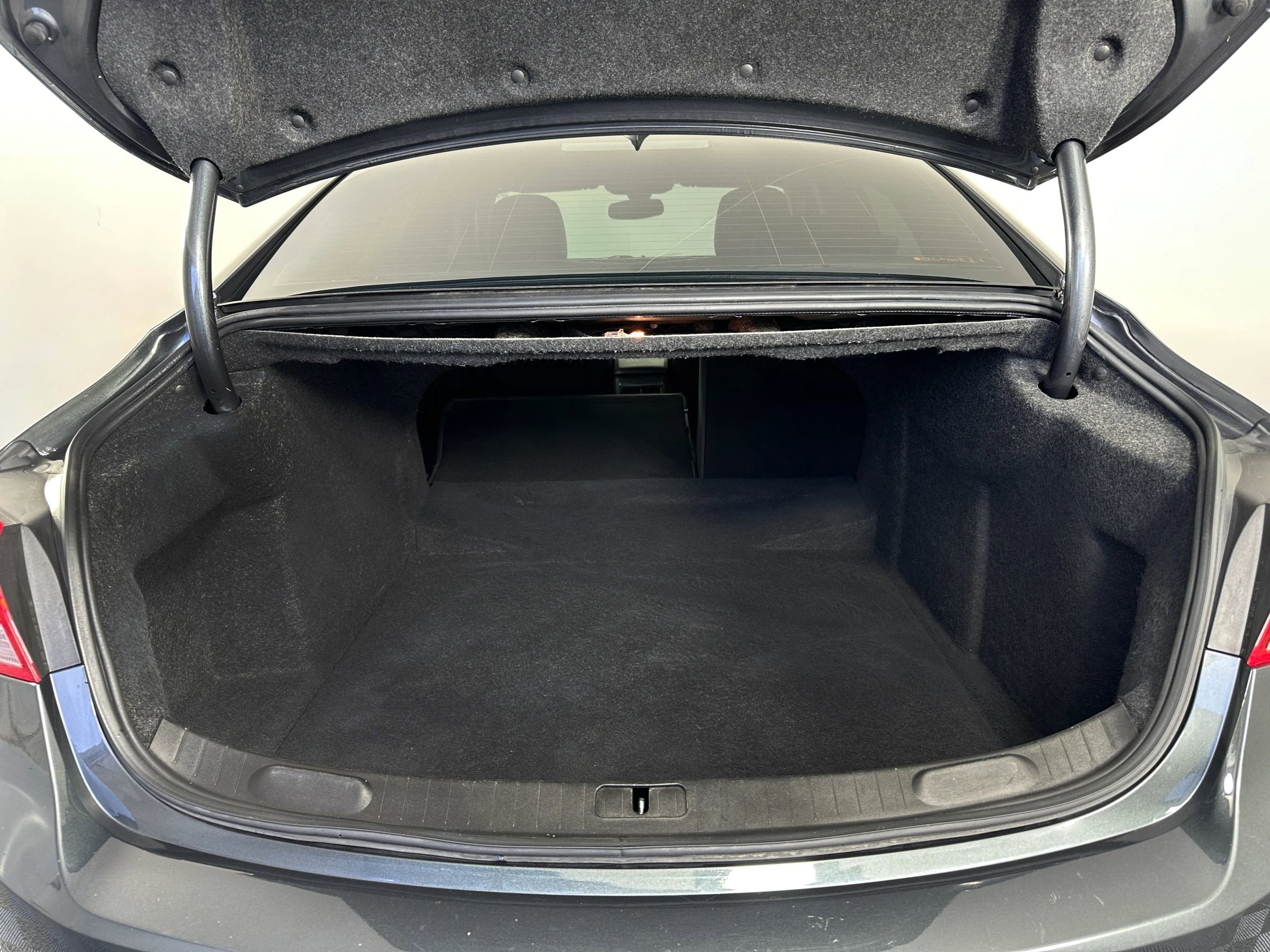 Used 2019 Chevrolet Impala LT w/ LT Convenience Package image 19