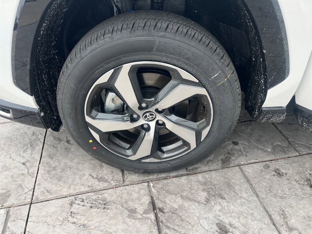 New 2025 Toyota RAV4 SE image 27
