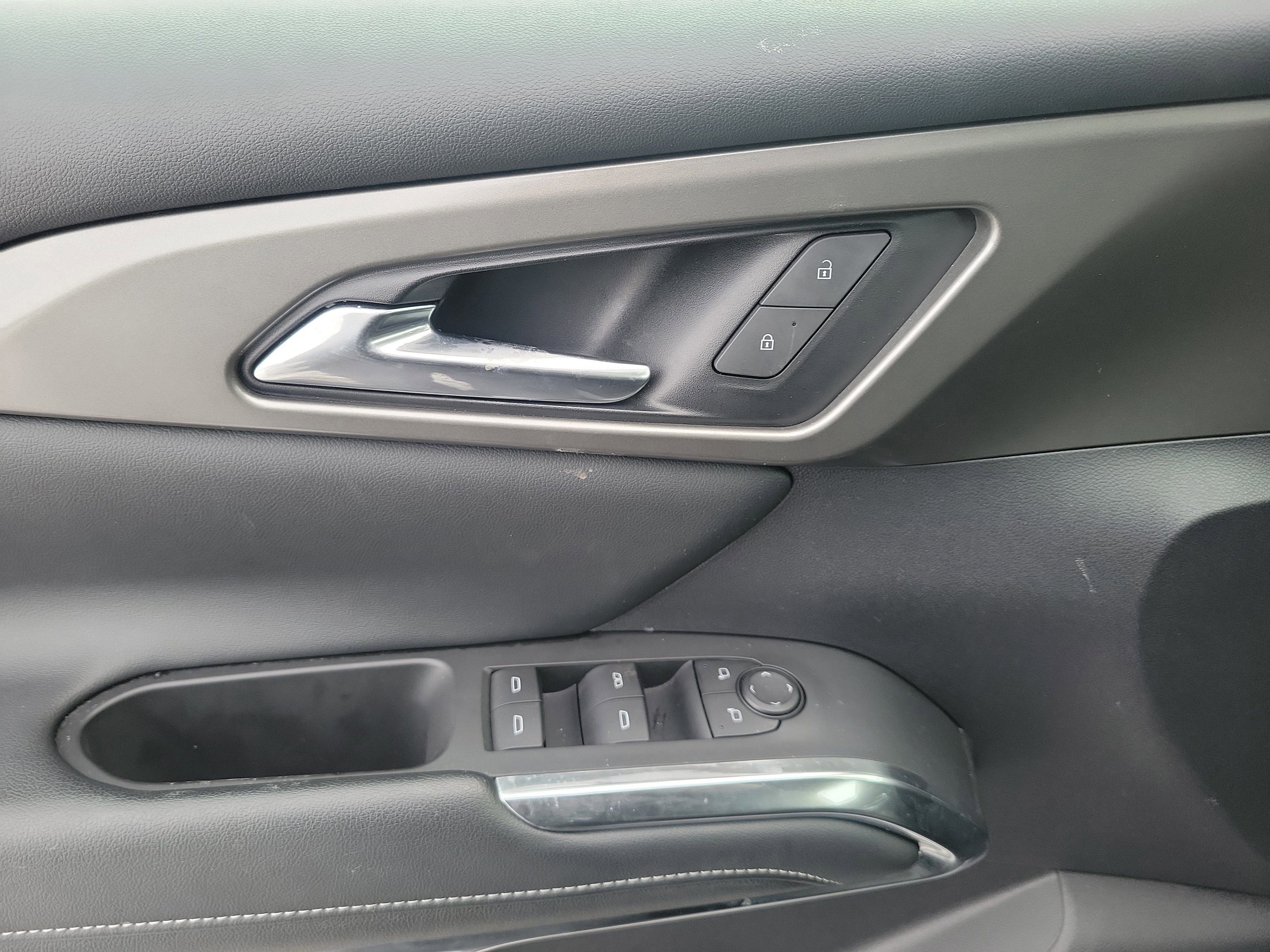 Used 2024 Chevrolet Traverse LT image 18