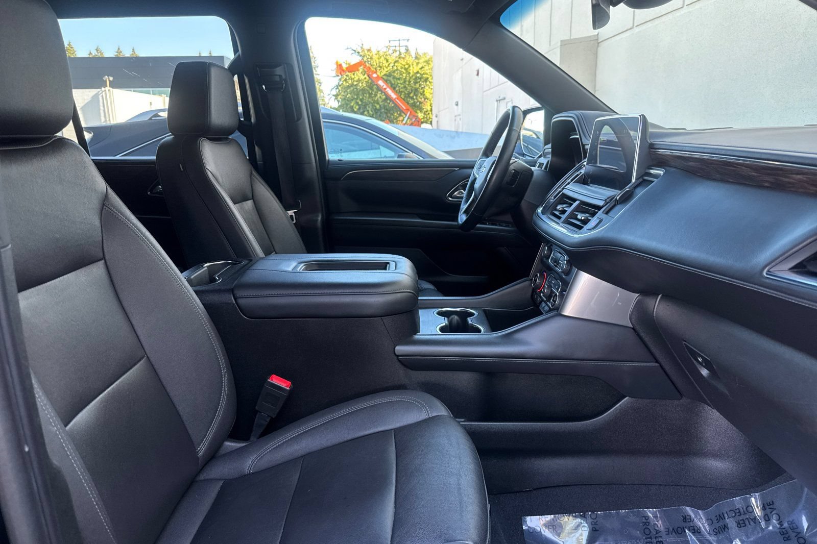Used 2023 Chevrolet Tahoe LT w/ Luxury Package AWD/4WD image 17