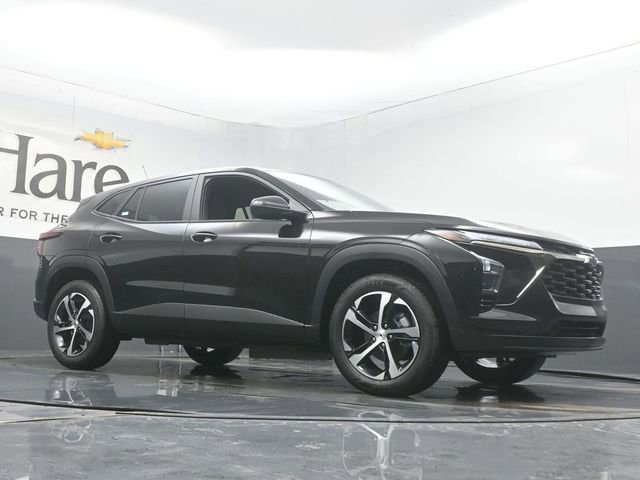 New 2026 Chevrolet Trax RS w/ Driver Confidence Package image 2