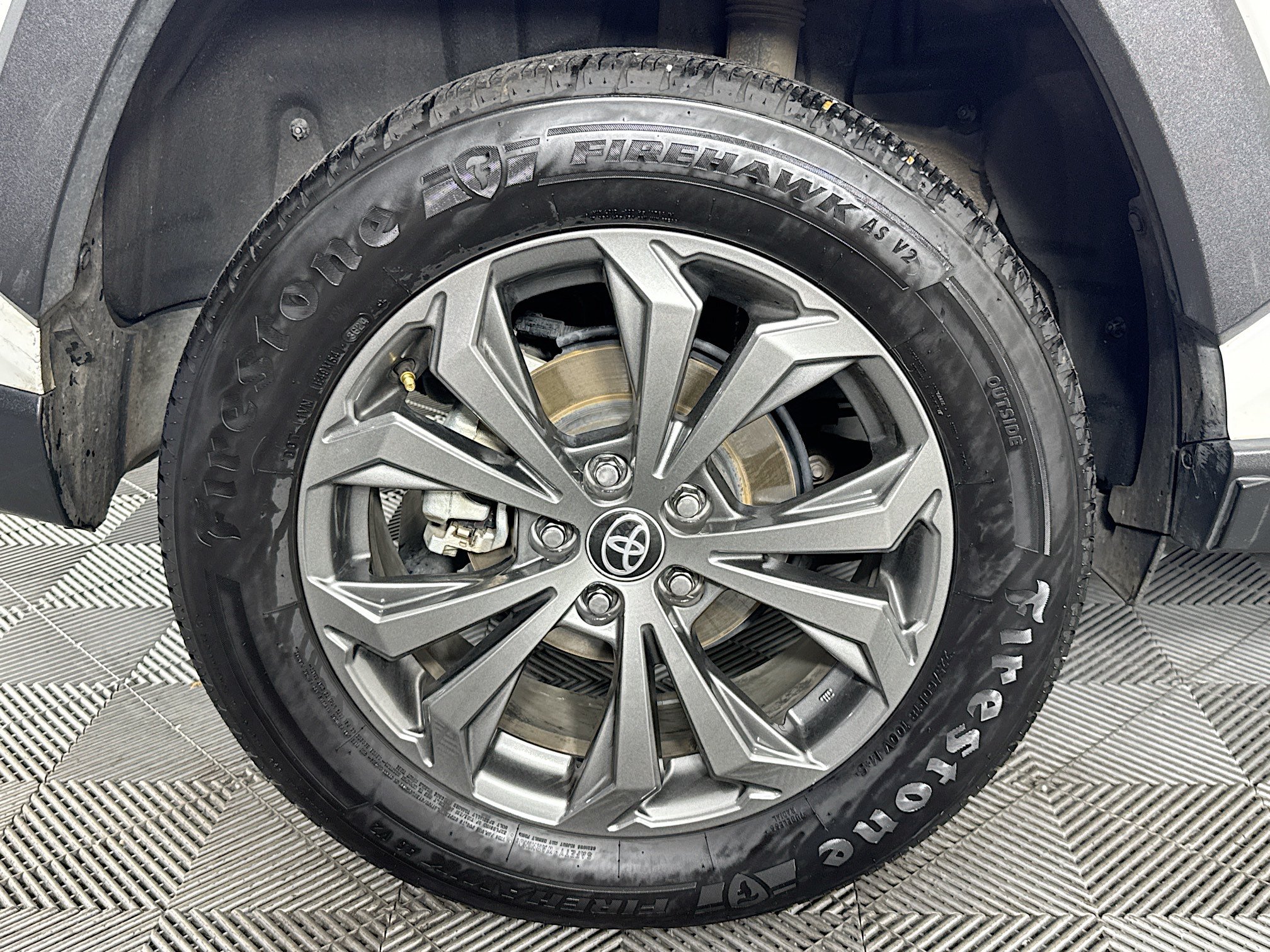 Used 2024 Toyota RAV4 Limited AWD/4WD image 31