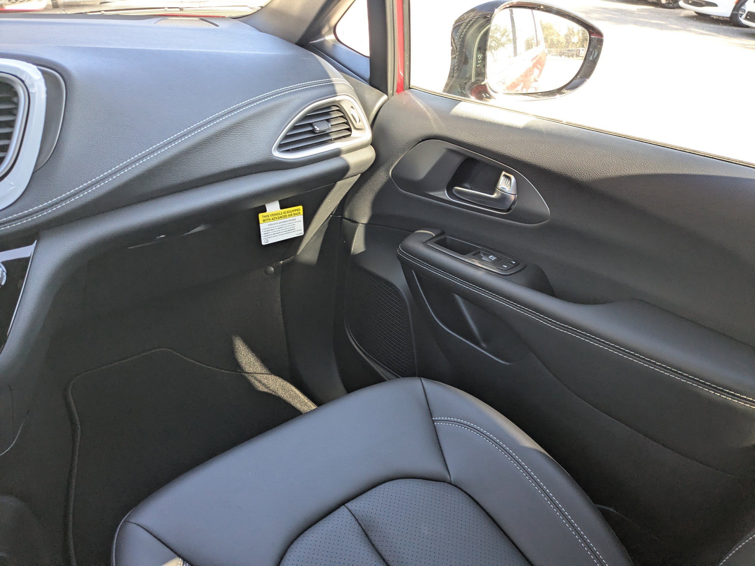 New 2026 Chrysler Pacifica Select image 16