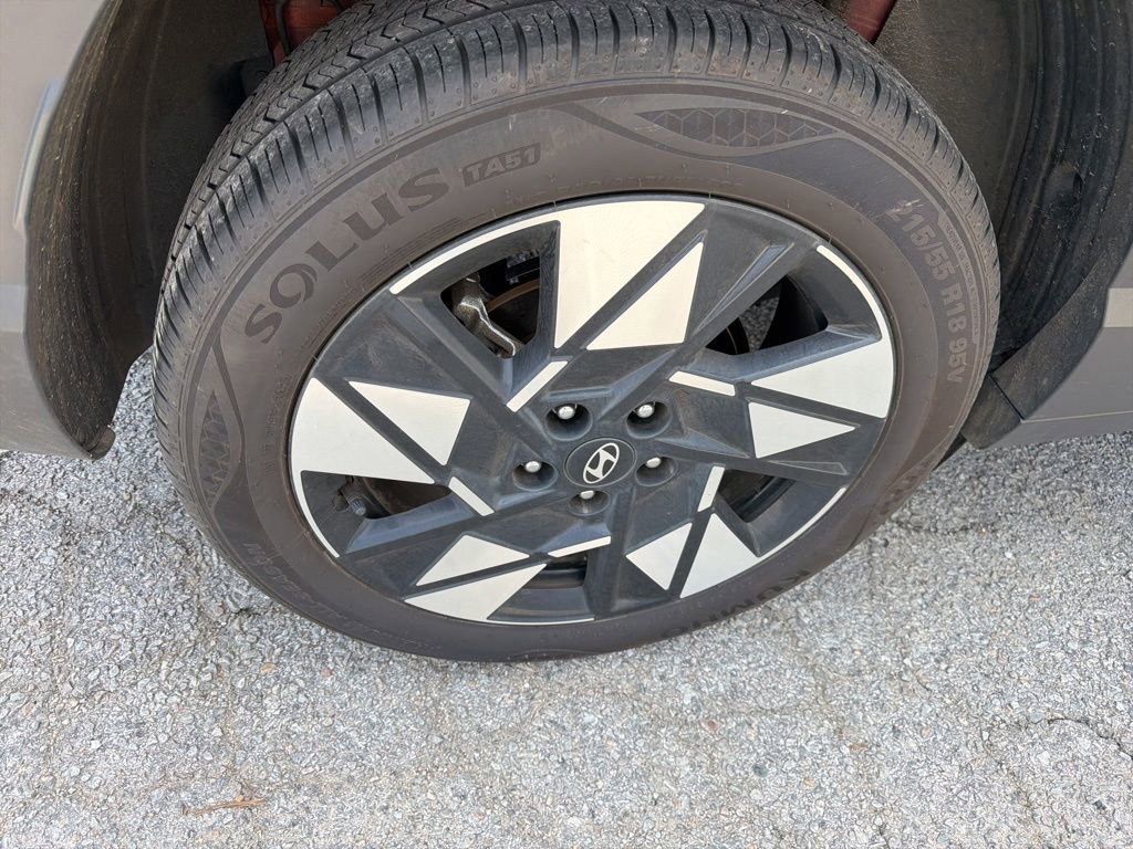 Used 2025 Hyundai Kona SEL image 15