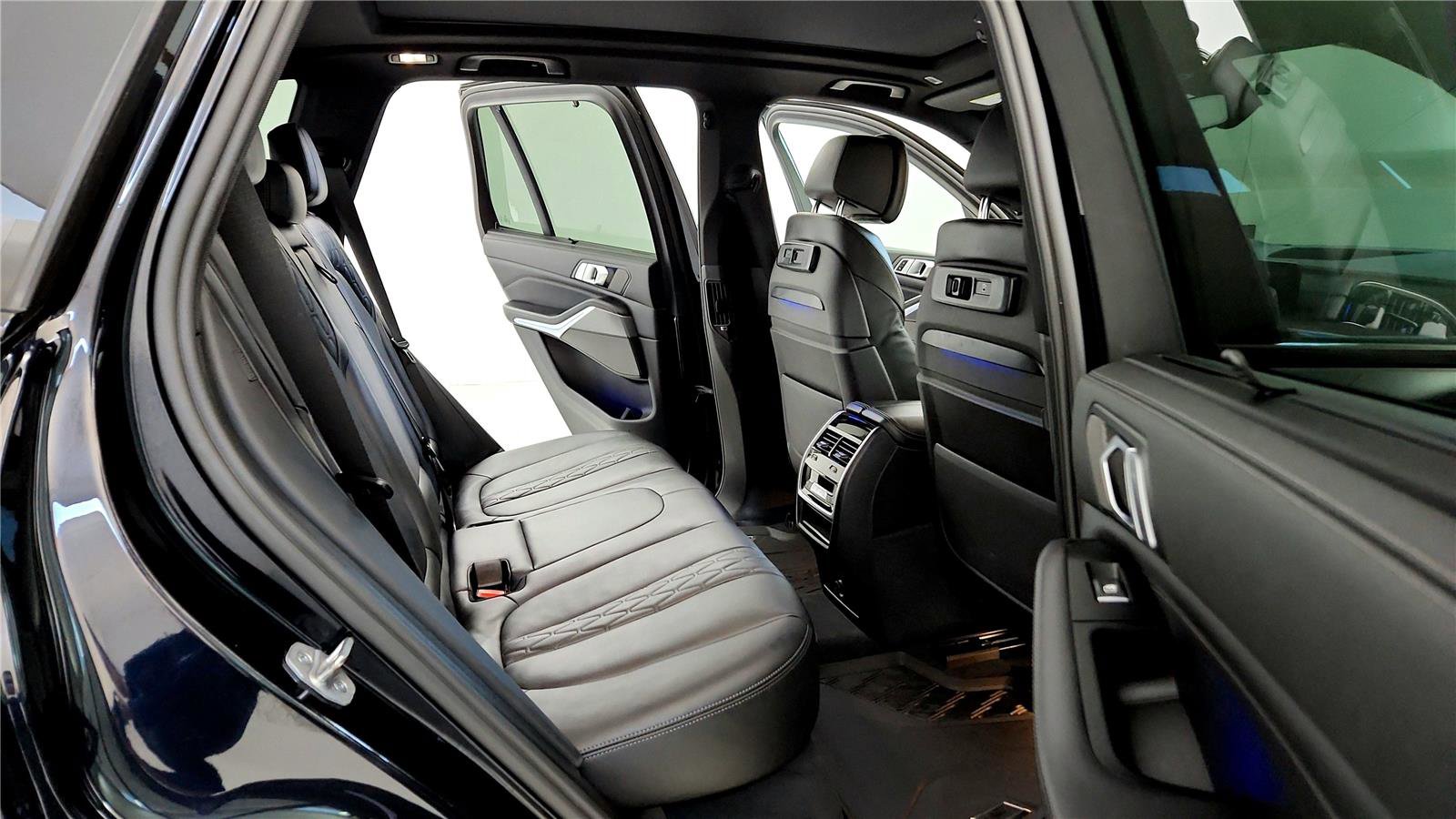 Used 2023 BMW X5 M50i w/ Executive Package image 15