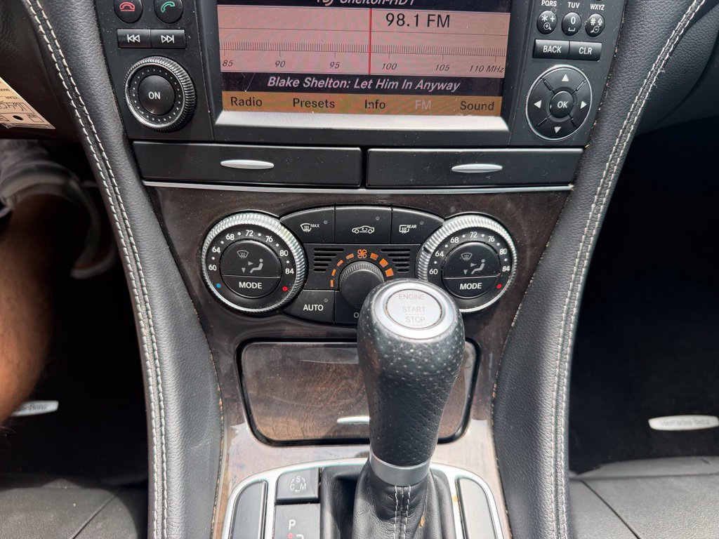 Used 2011 Mercedes-Benz SL 550 image 22