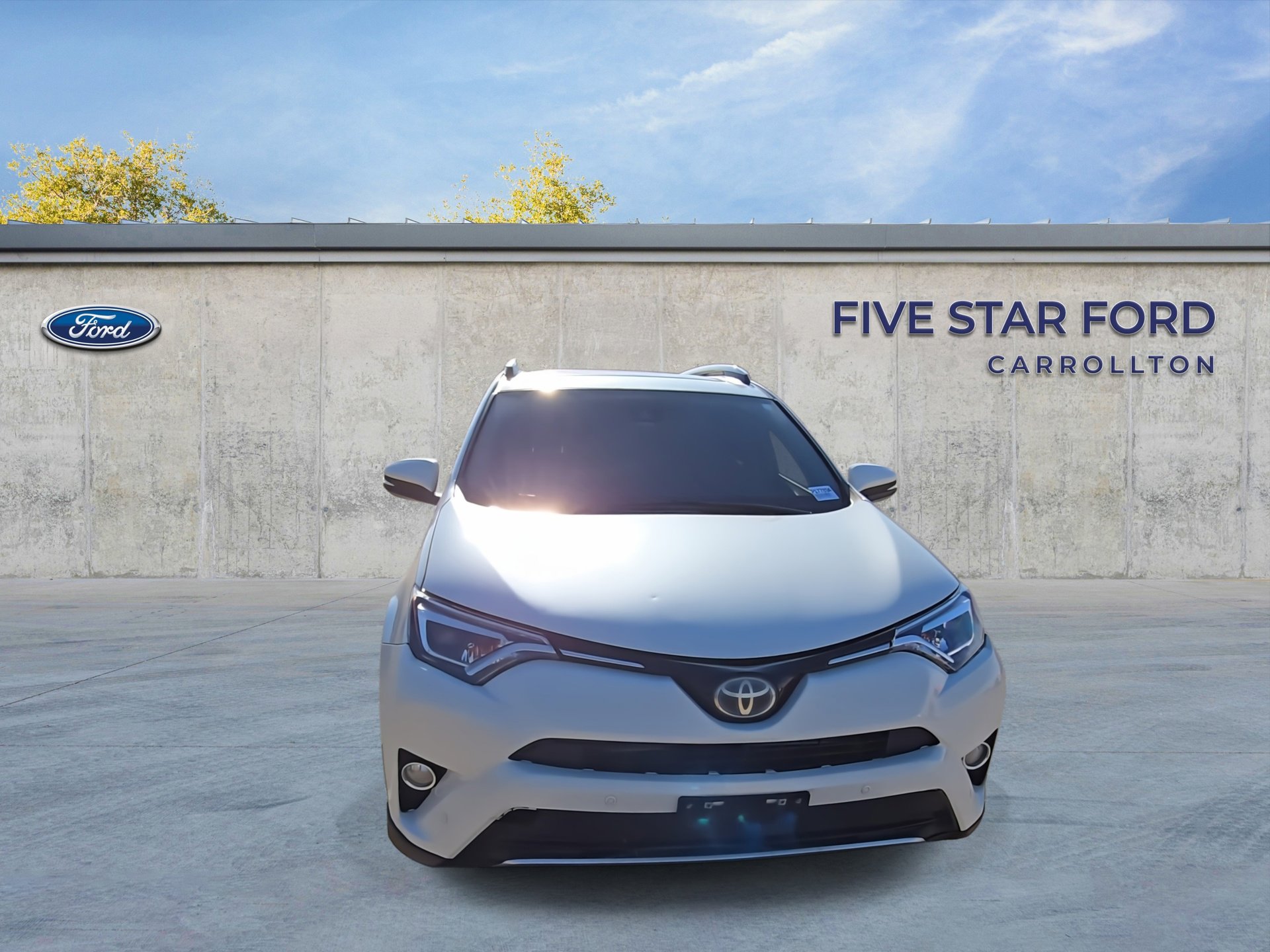 Used 2016 Toyota RAV4 Limited image 4