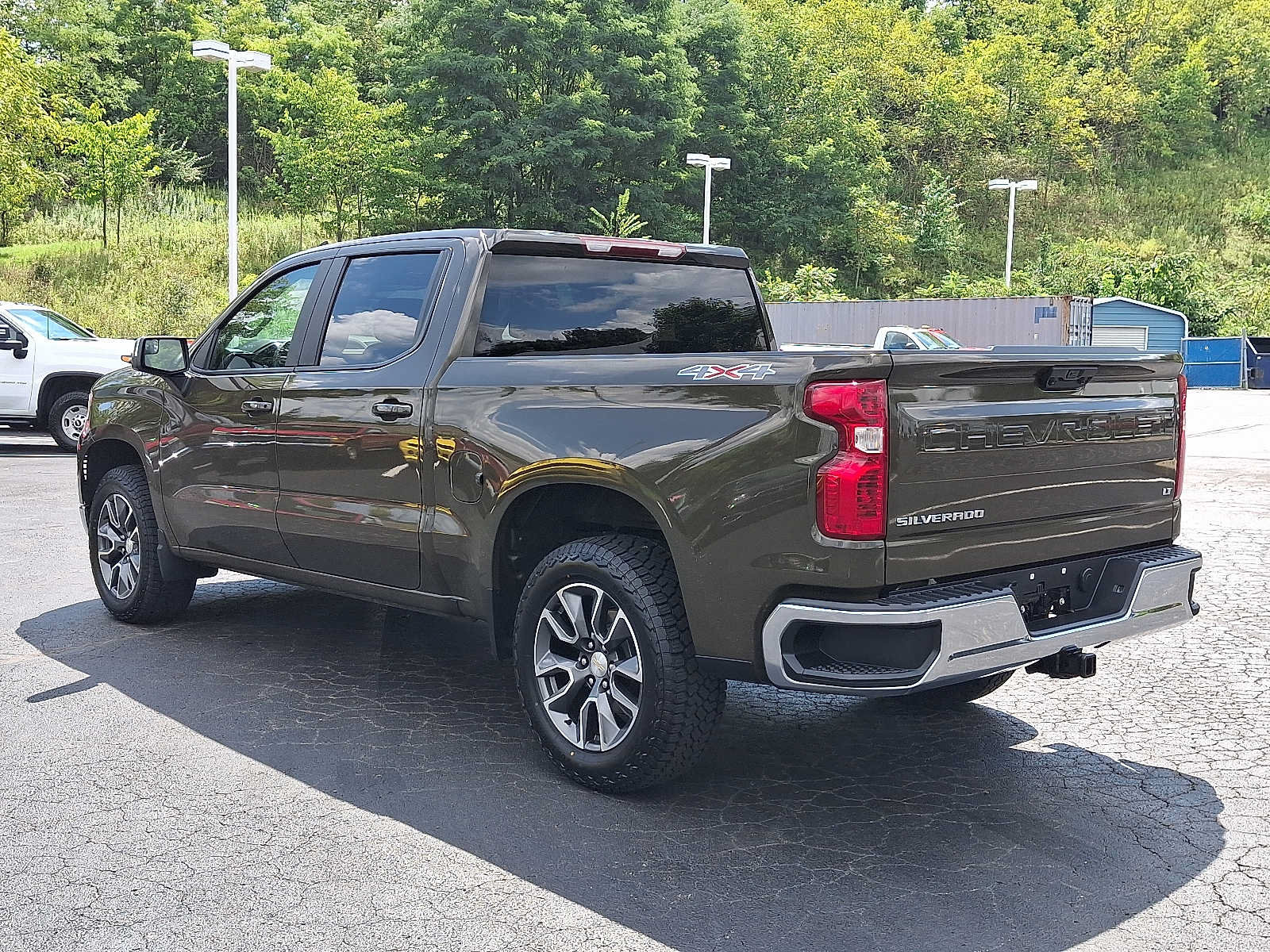 Used 2023 Chevrolet Silverado 1500 LT AWD/4WD image 4