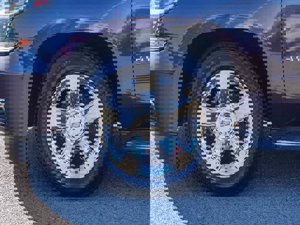 Used 2015 Chevrolet Suburban LTZ image 10