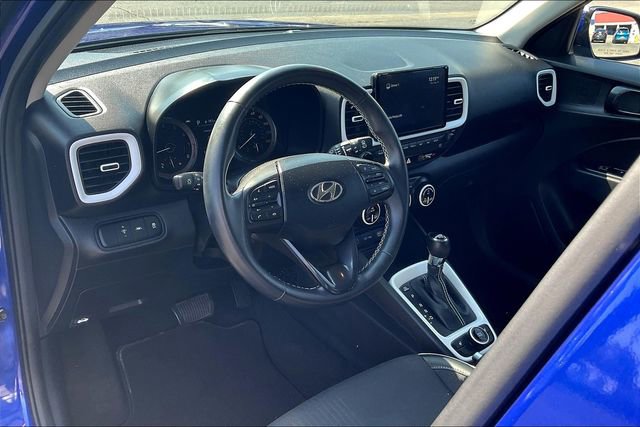 Certified 2022 Hyundai Venue Limited image 14
