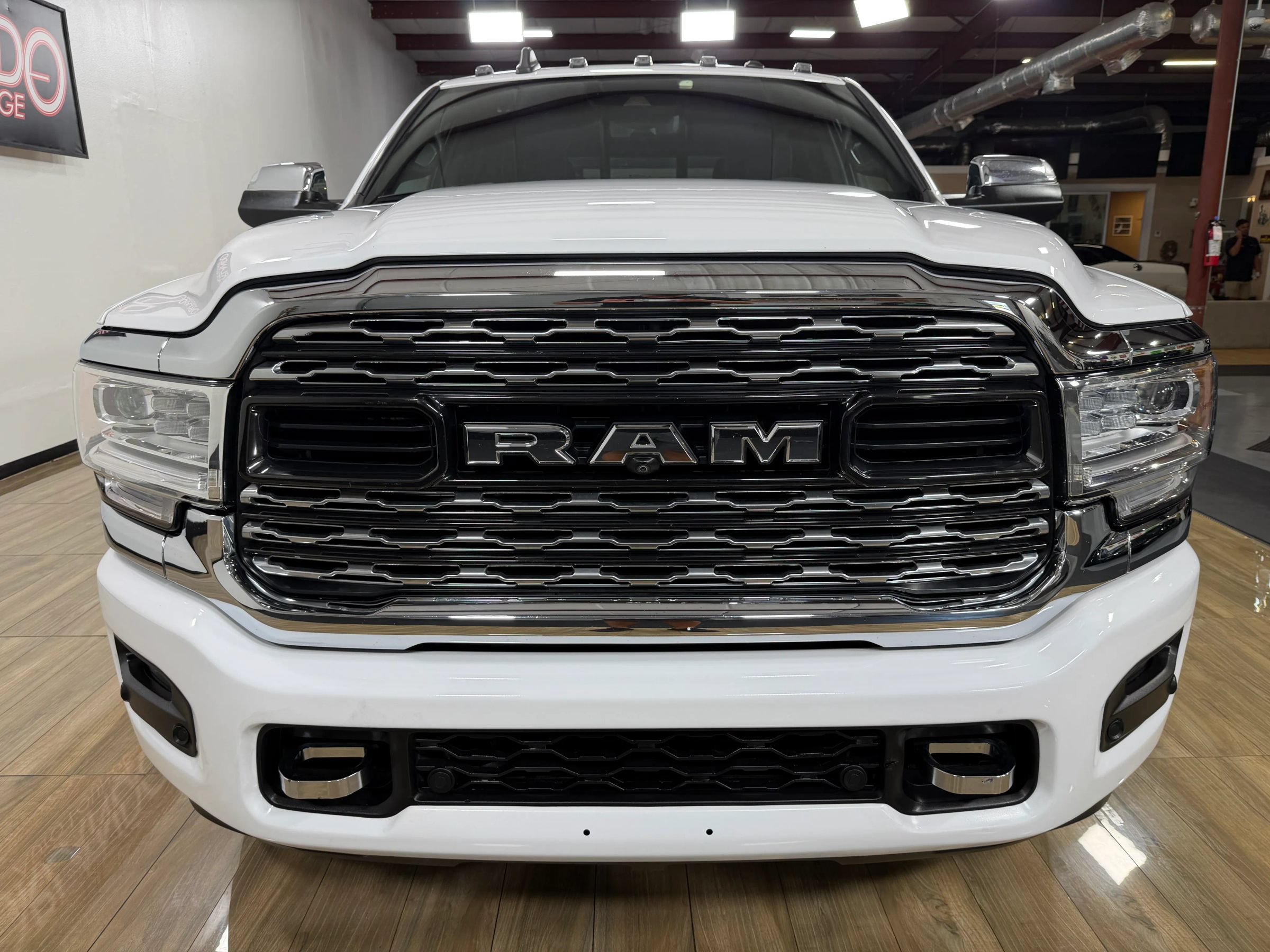 Used 2022 RAM 3500 Limited AWD/4WD image 2