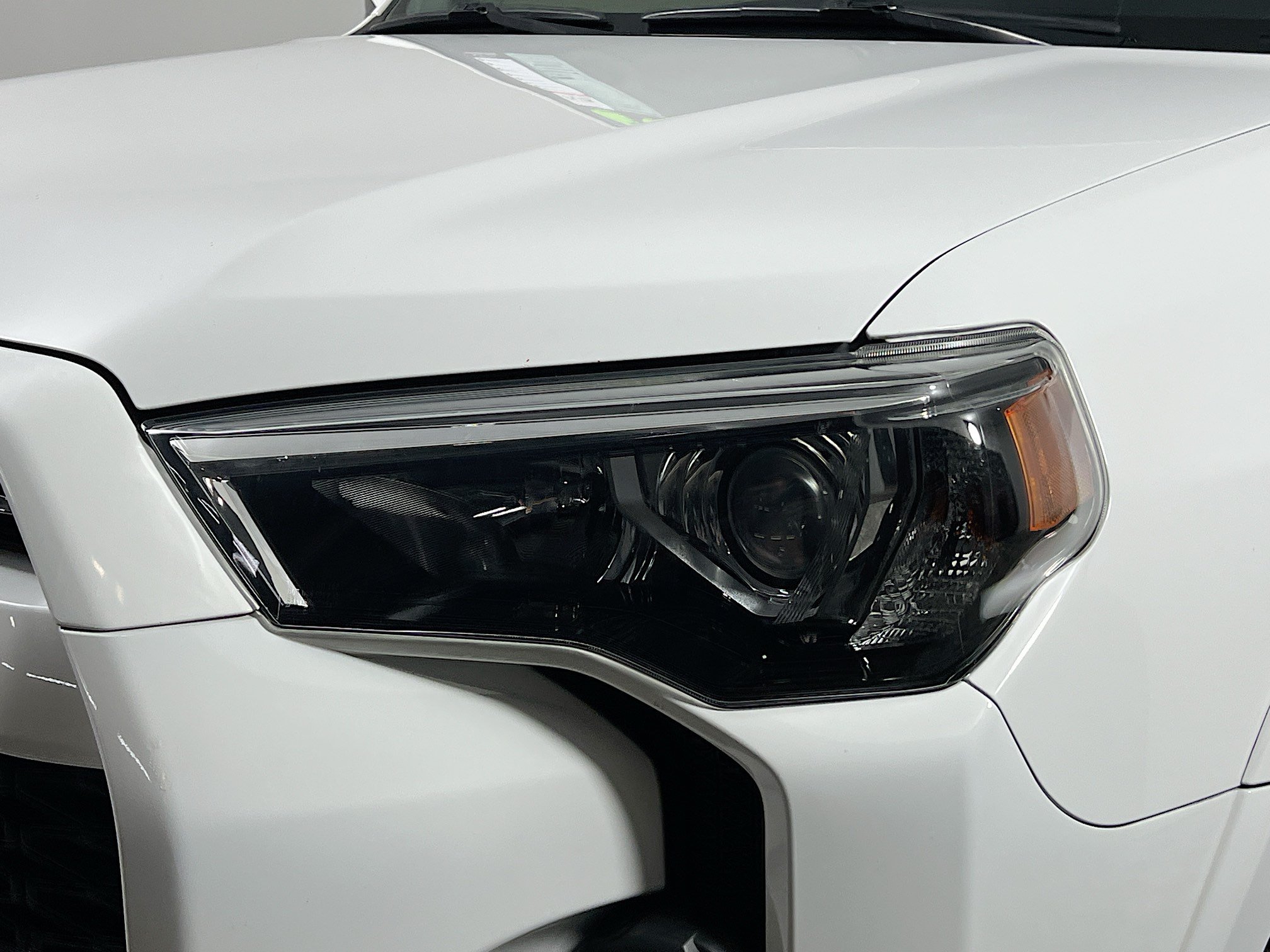 Used 2020 Toyota 4Runner SR5 AWD/4WD image 12