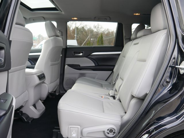 Used 2019 Toyota Highlander XLE image 15