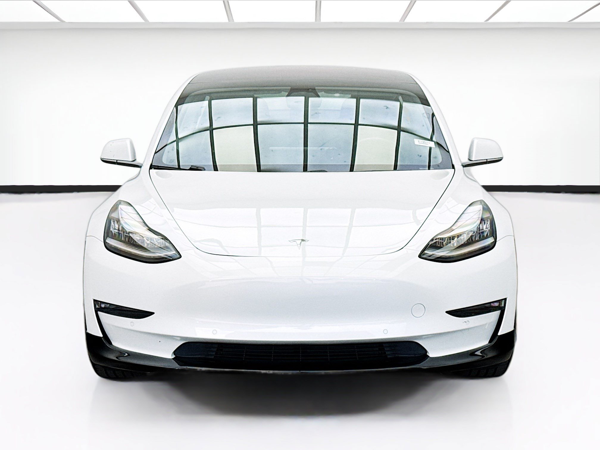 Used 2018 Tesla Model 3 RWD image 2