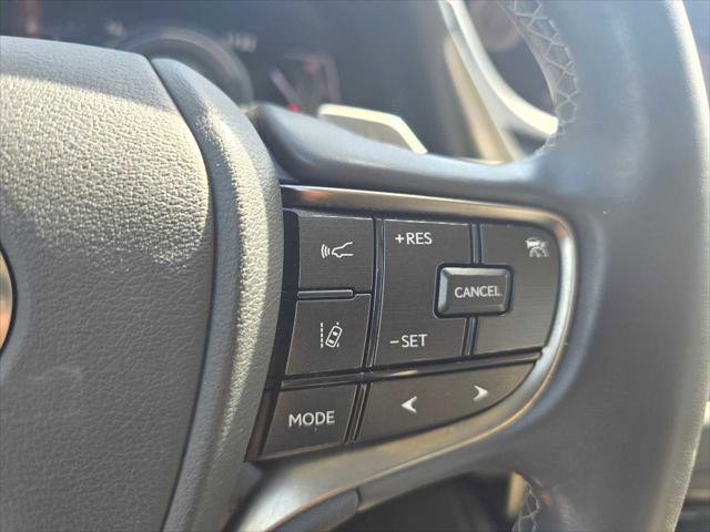 Used 2021 Lexus ES 300h w/ Premium Package FWD image 32