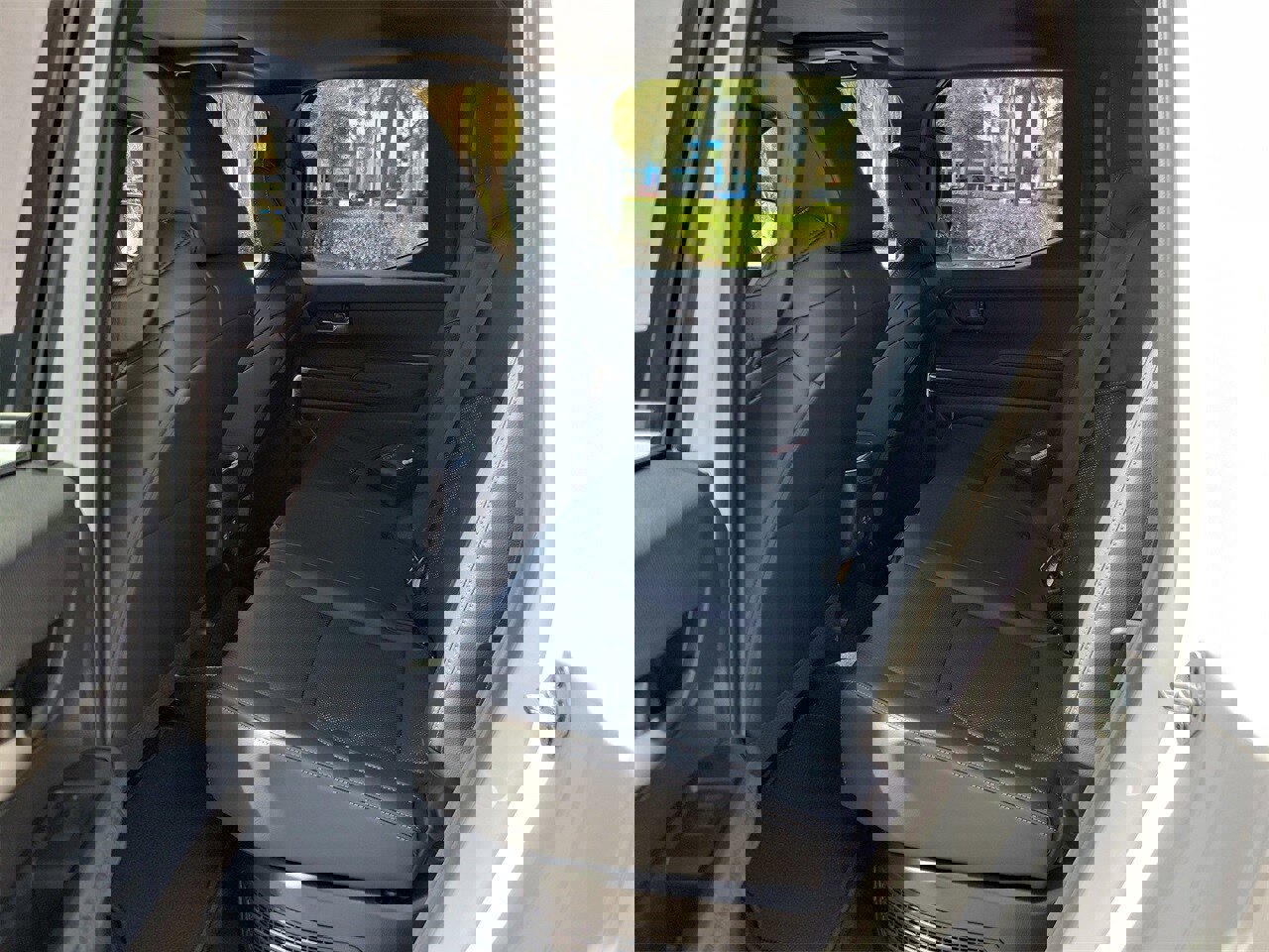 Used 2025 Toyota Tacoma Limited image 9