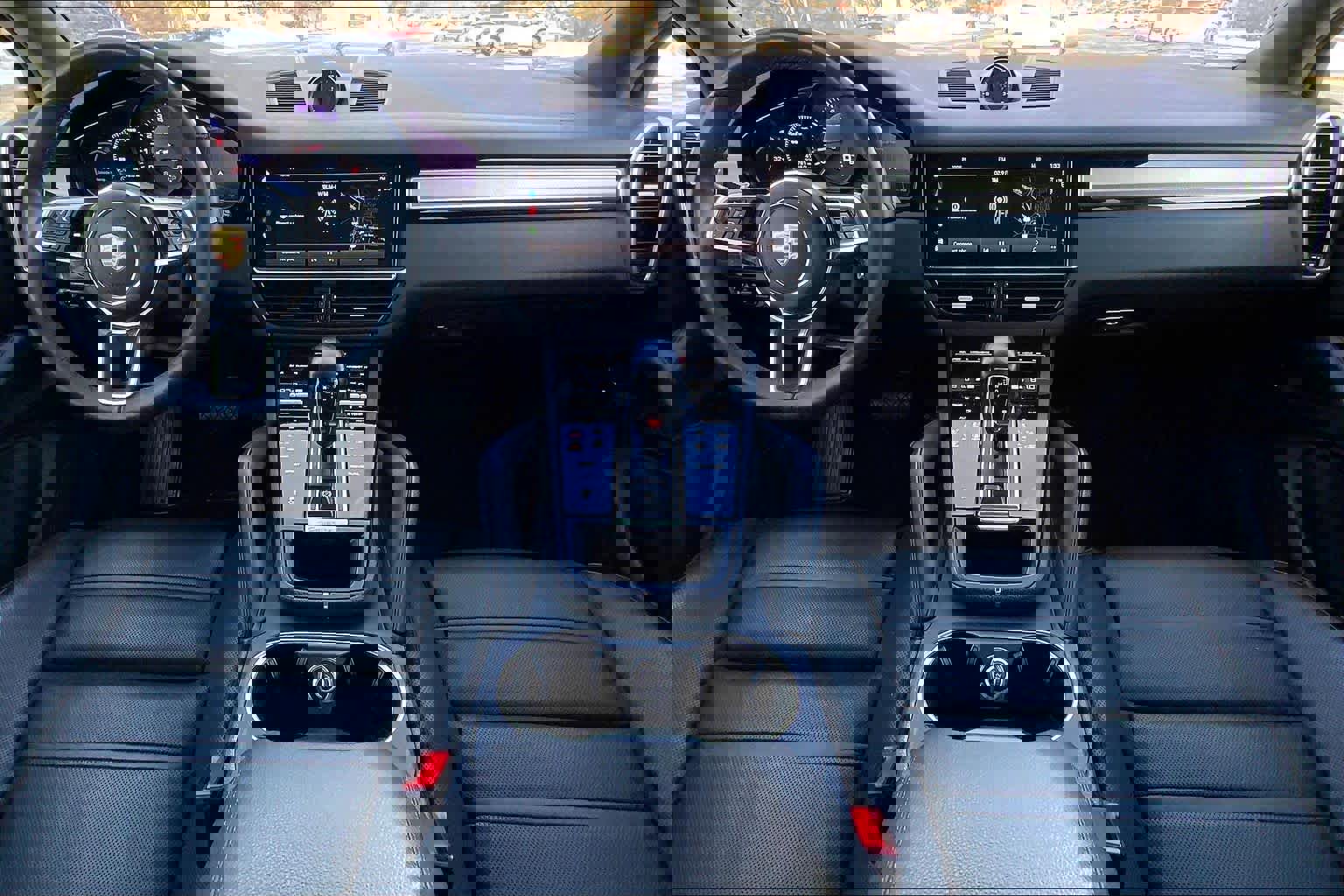 Certified 2022 Porsche Cayenne Platinum Edition image 28