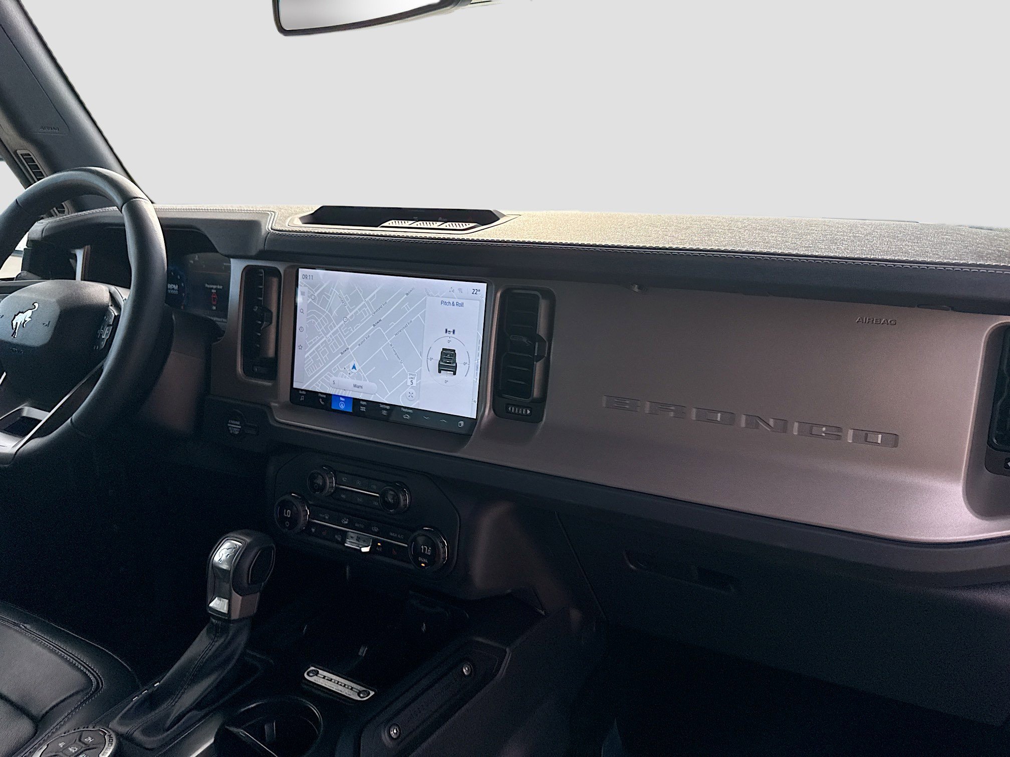 Used 2025 Ford Bronco Outer Banks image 33