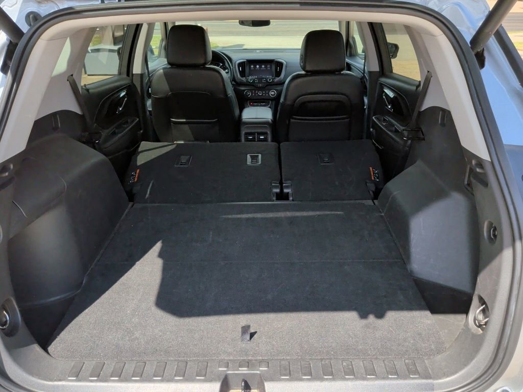 Used 2023 GMC Terrain AT4 image 39