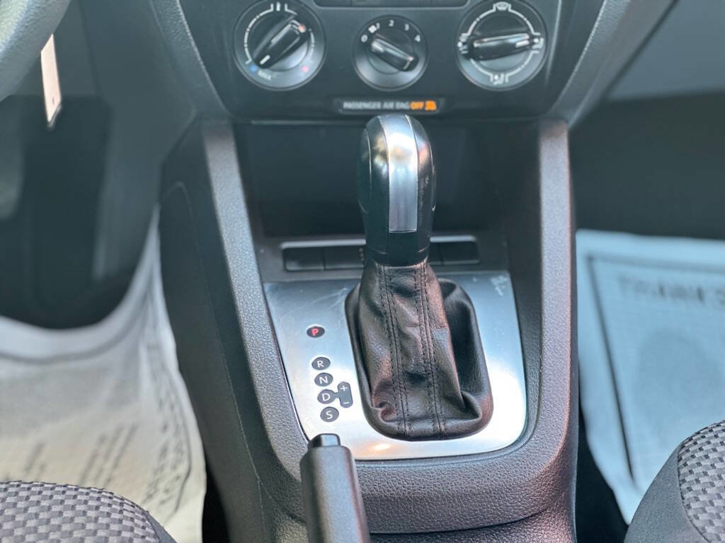 Used 2013 Volkswagen Jetta S image 12