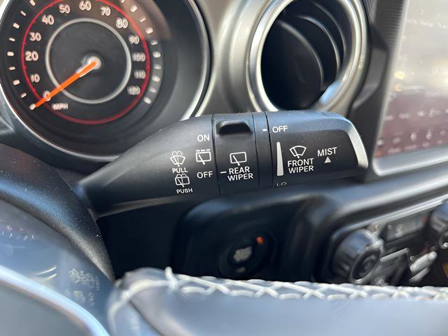 Used 2020 Jeep Wrangler Unlimited Sahara w/ Uconnect 4C Nav & Sound Group AWD/4WD image 15