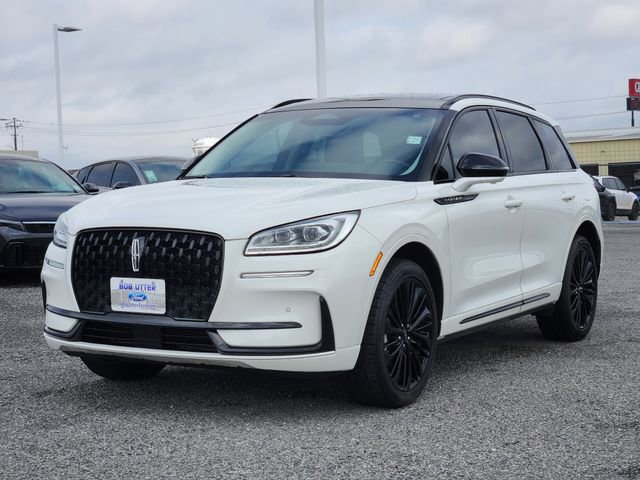 Used 2023 Lincoln Corsair Reserve w/ Equipment Group 201A FWD image 3