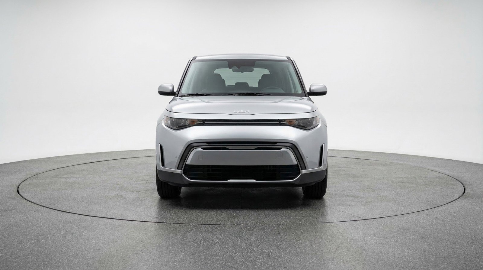 Used 2025 Kia Soul LX w/ LX Technology Package FWD image 2