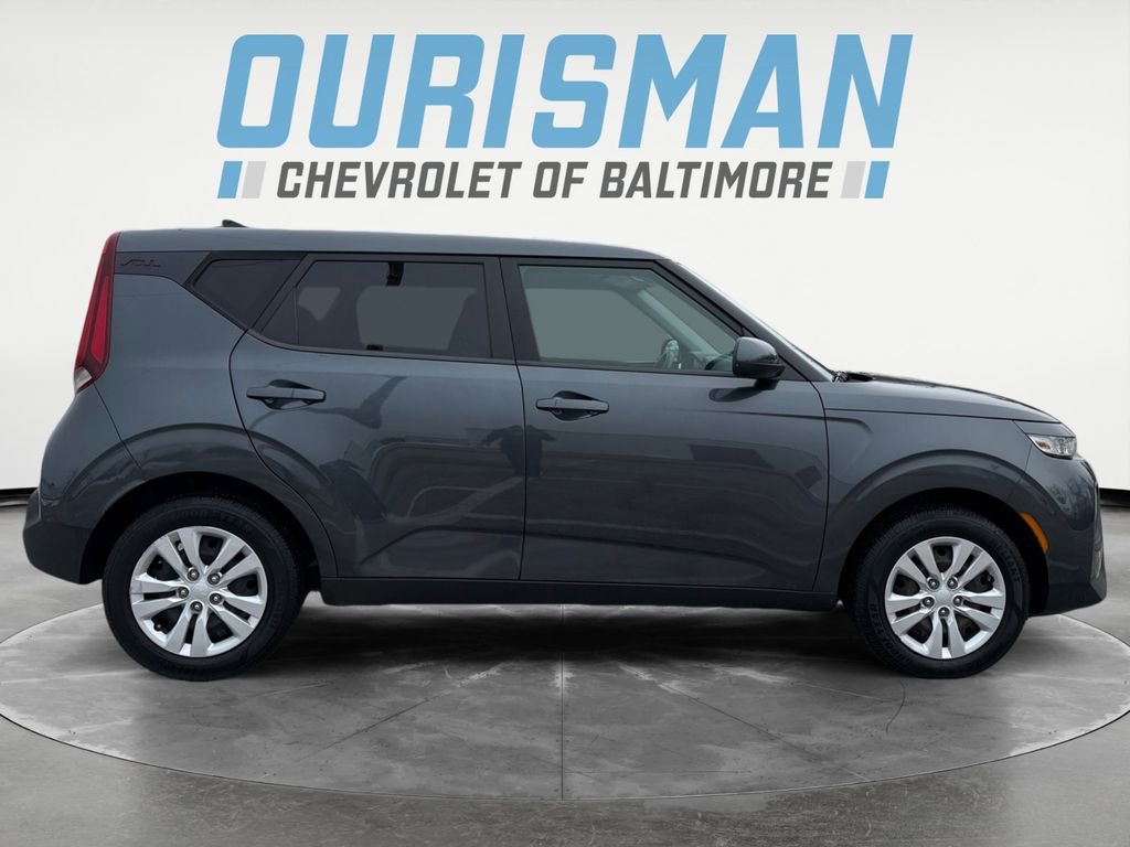 Used 2022 Kia Soul LX image 7