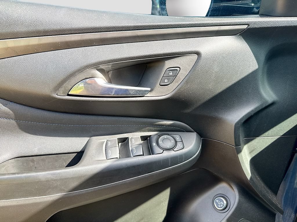 Used 2025 Buick Envista Sport Touring w/ Convenience I Package FWD image 9