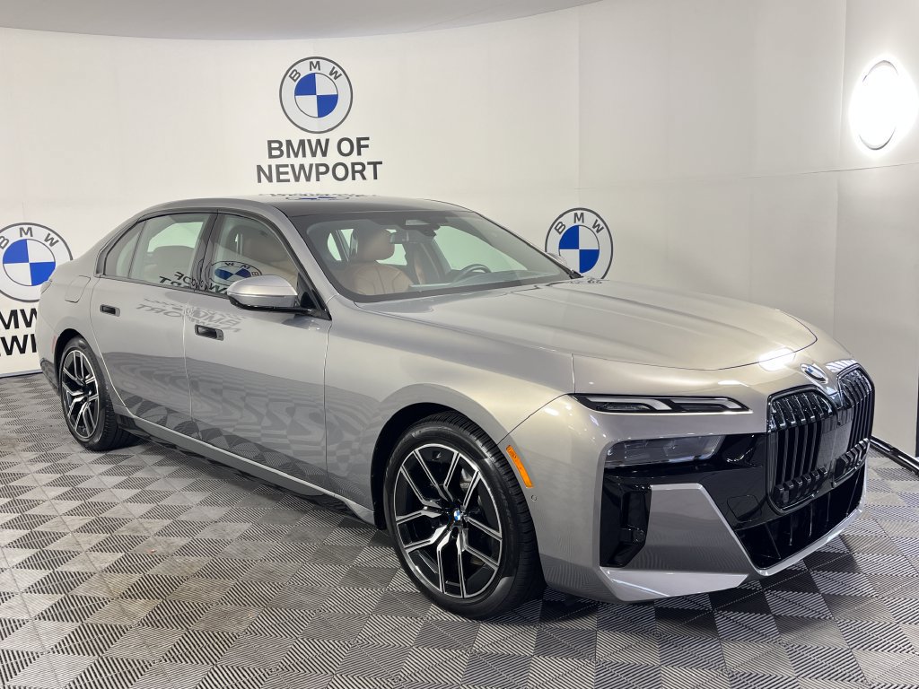 Used 2026 BMW 740i xDrive w/ Premium Package AWD/4WD image 1