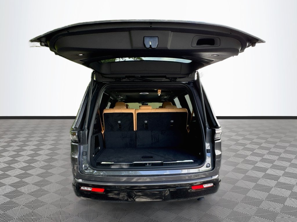 New 2026 Jeep Grand Wagoneer Summit AWD/4WD image 29