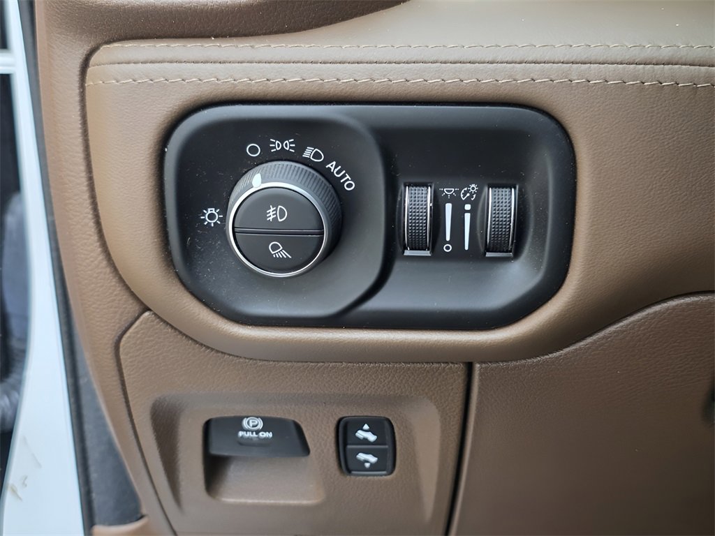 Used 2019 RAM 1500 Limited image 28