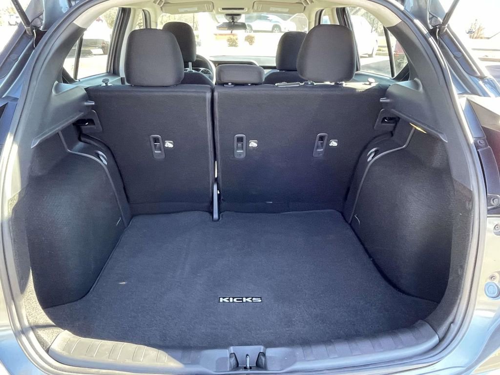 Used 2025 Nissan Kicks Play S image 9