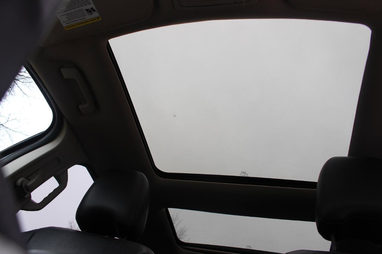 Used 2012 Ford Edge SEL AWD/4WD image 16