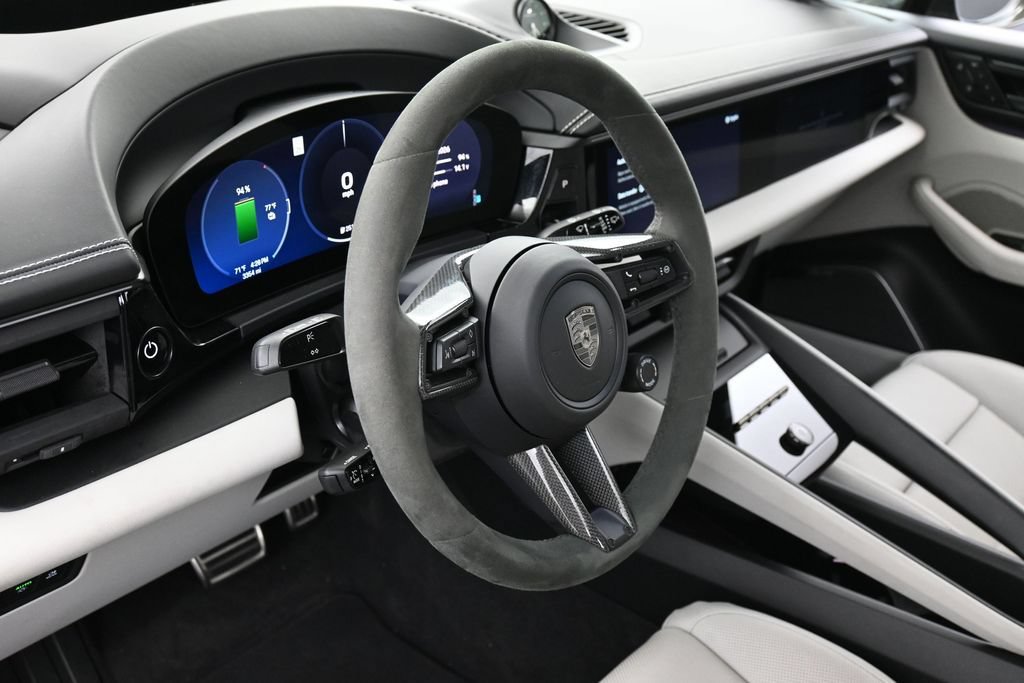 Certified 2025 Porsche Macan Turbo Electric AWD/4WD image 16