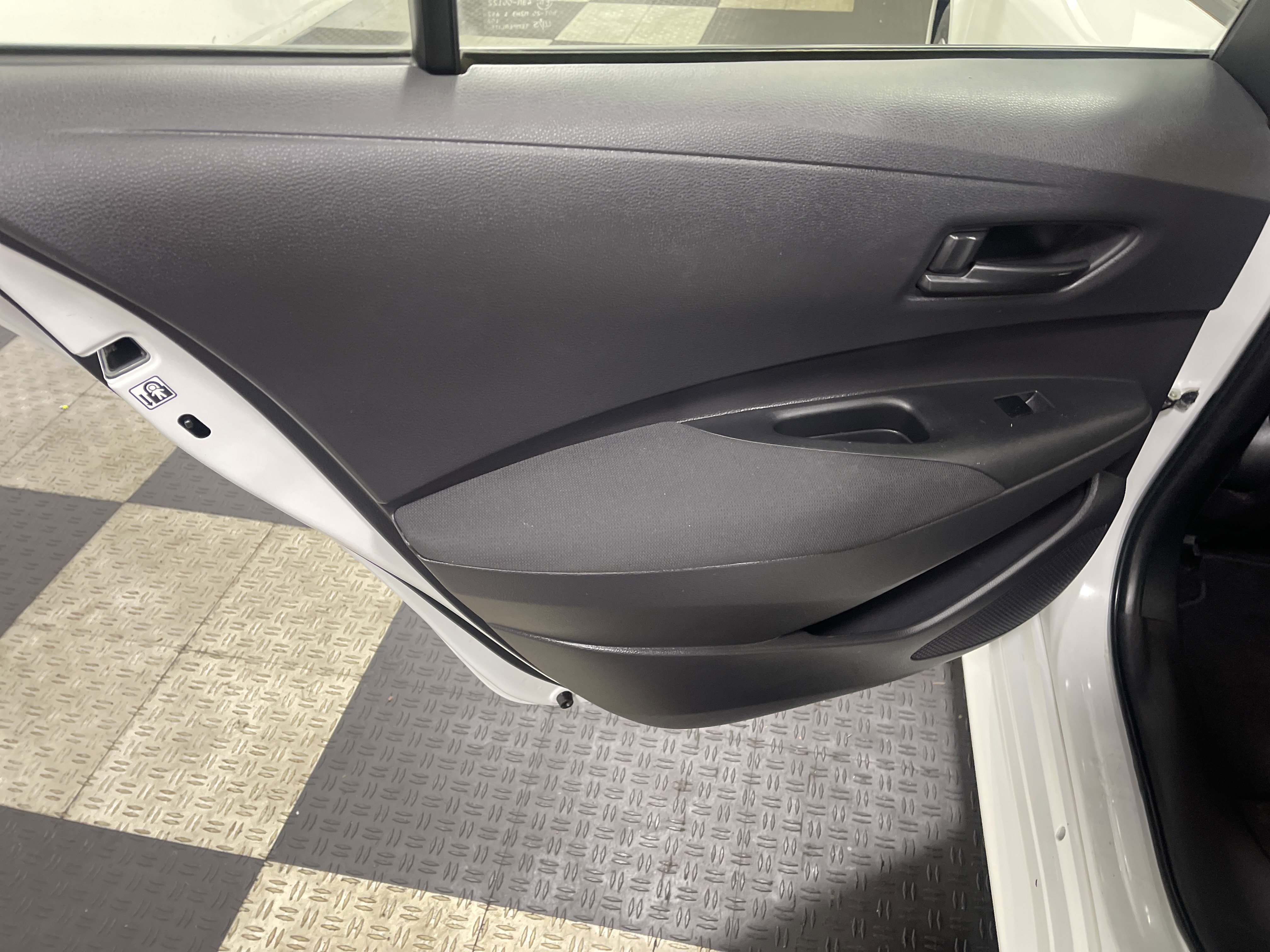 Used 2022 Toyota Corolla LE image 15