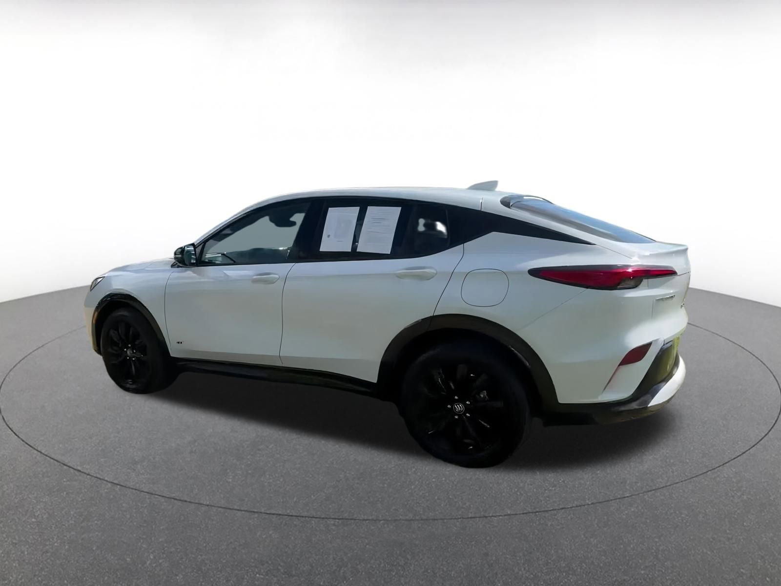 Used 2025 Buick Envista Sport Touring image 11