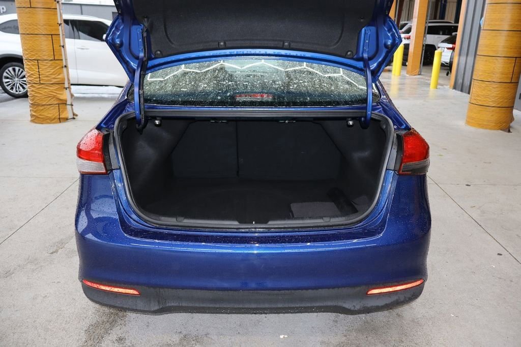 Used 2017 Kia Forte LX image 11