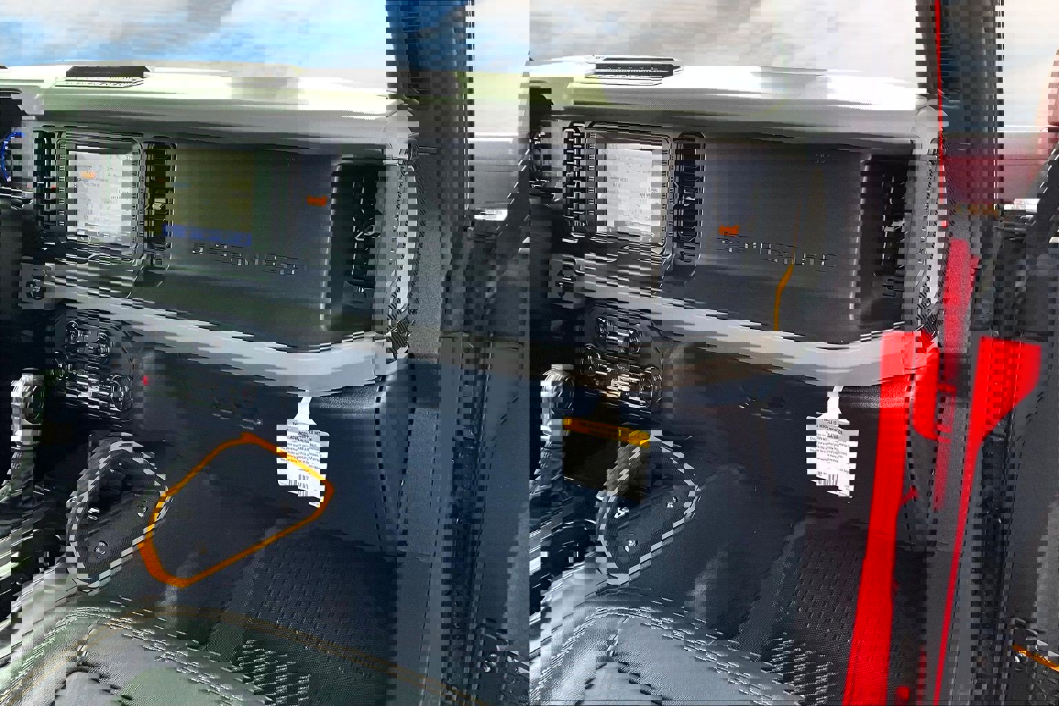 Used 2023 Ford Bronco Badlands image 18