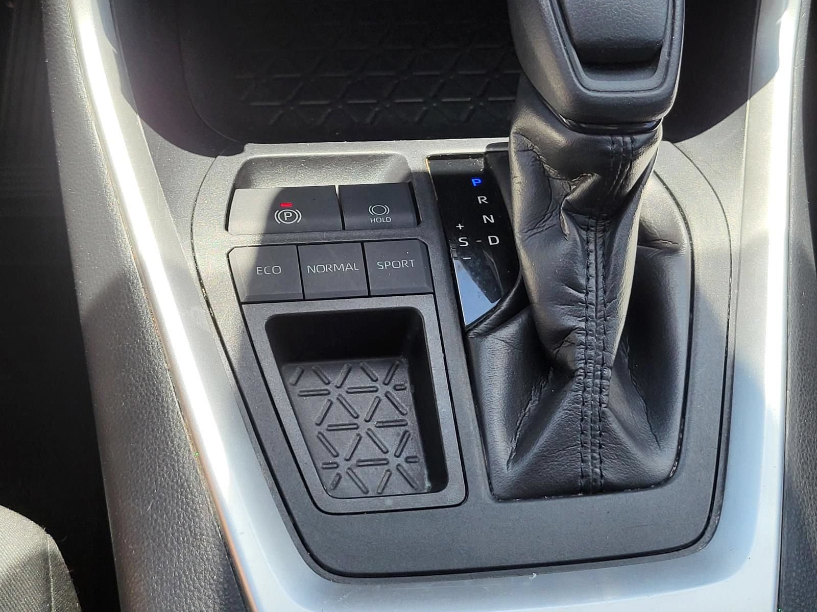Used 2019 Toyota RAV4 XLE FWD image 26