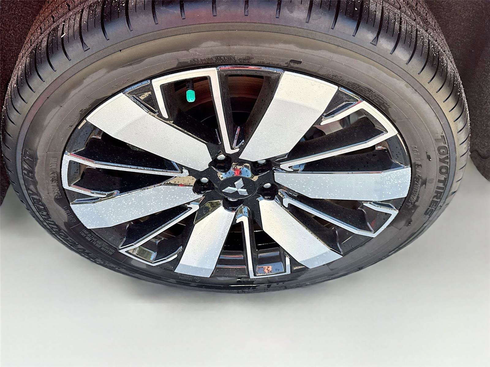 New 2025 Mitsubishi Outlander SEL image 32
