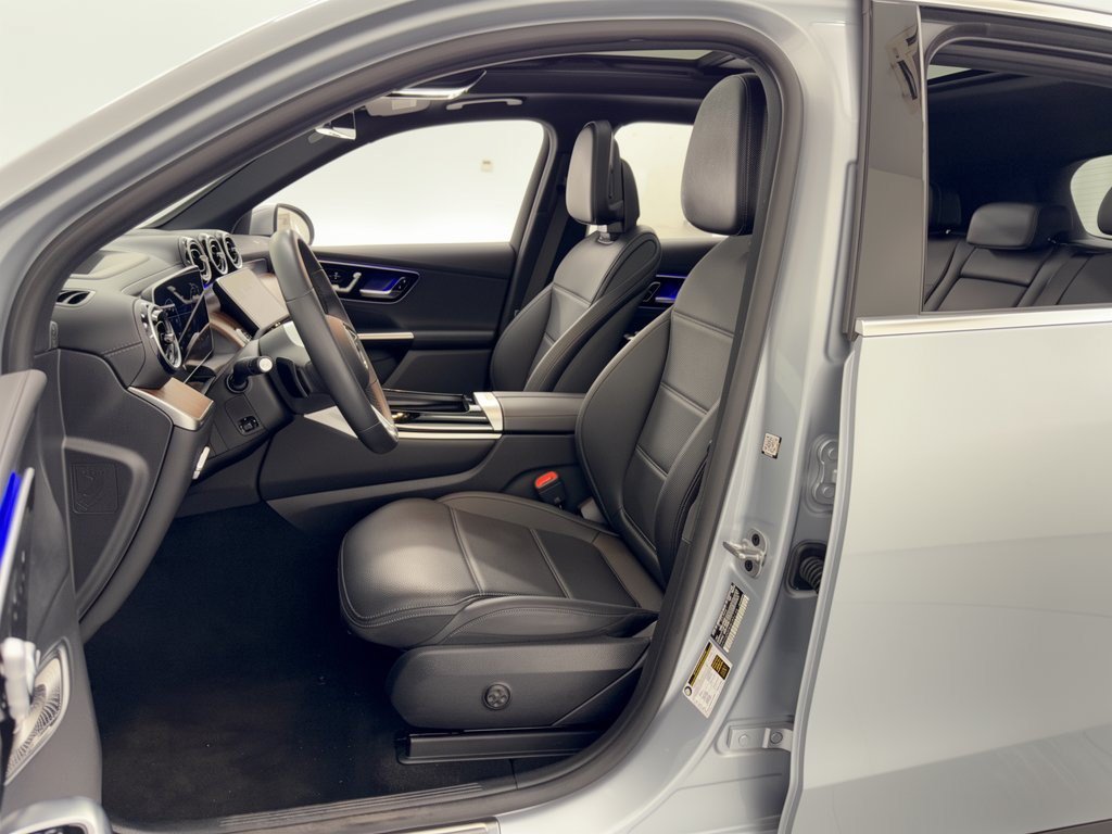 Used 2023 Mercedes-Benz GLC 300 image 5