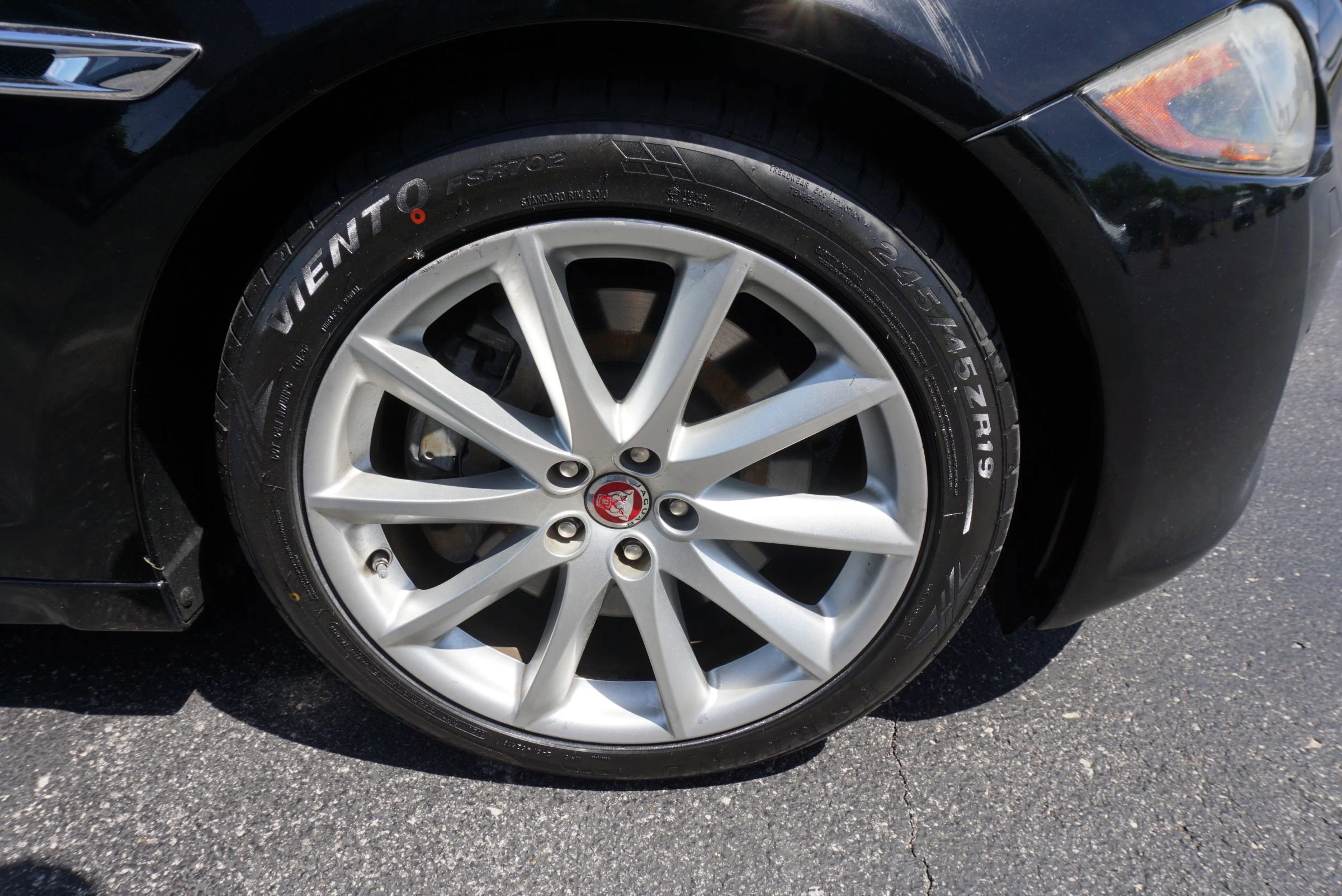 Used 2016 Jaguar XJ R-Sport RWD image 38