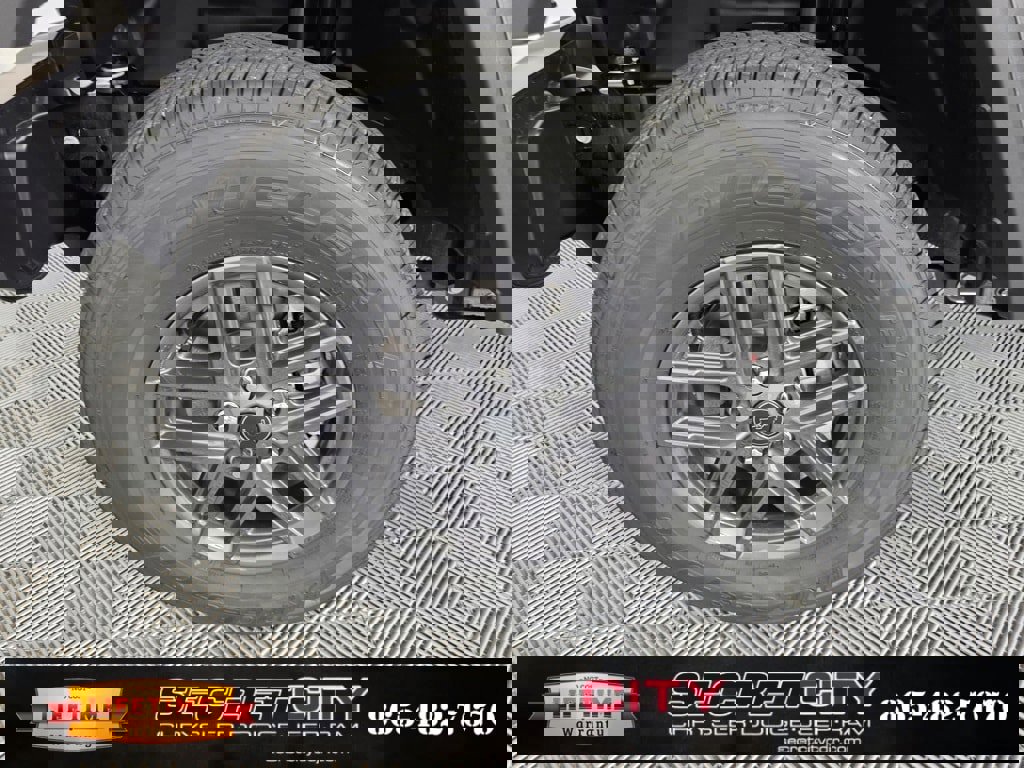 New 2025 Jeep Gladiator Sport image 9